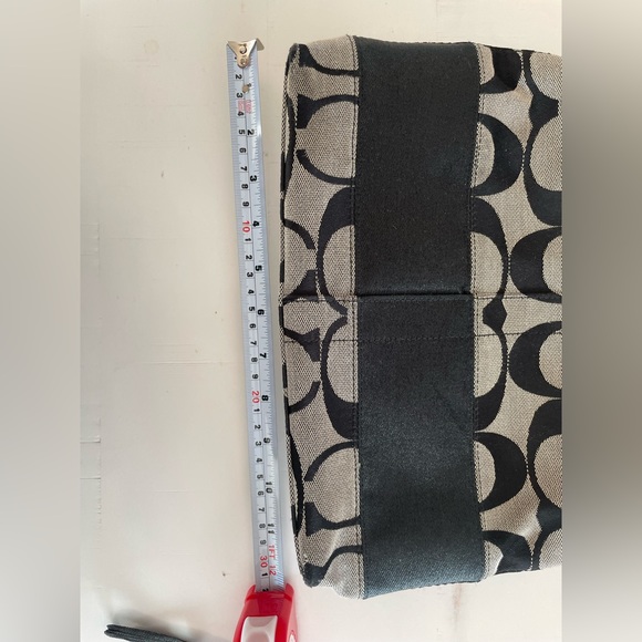 Coach purse - Picture 4 of 9